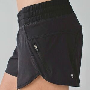 Lululemon Tracker Short II 2-Way Stretch 4 inch Inseam Lined Active Black Size 8